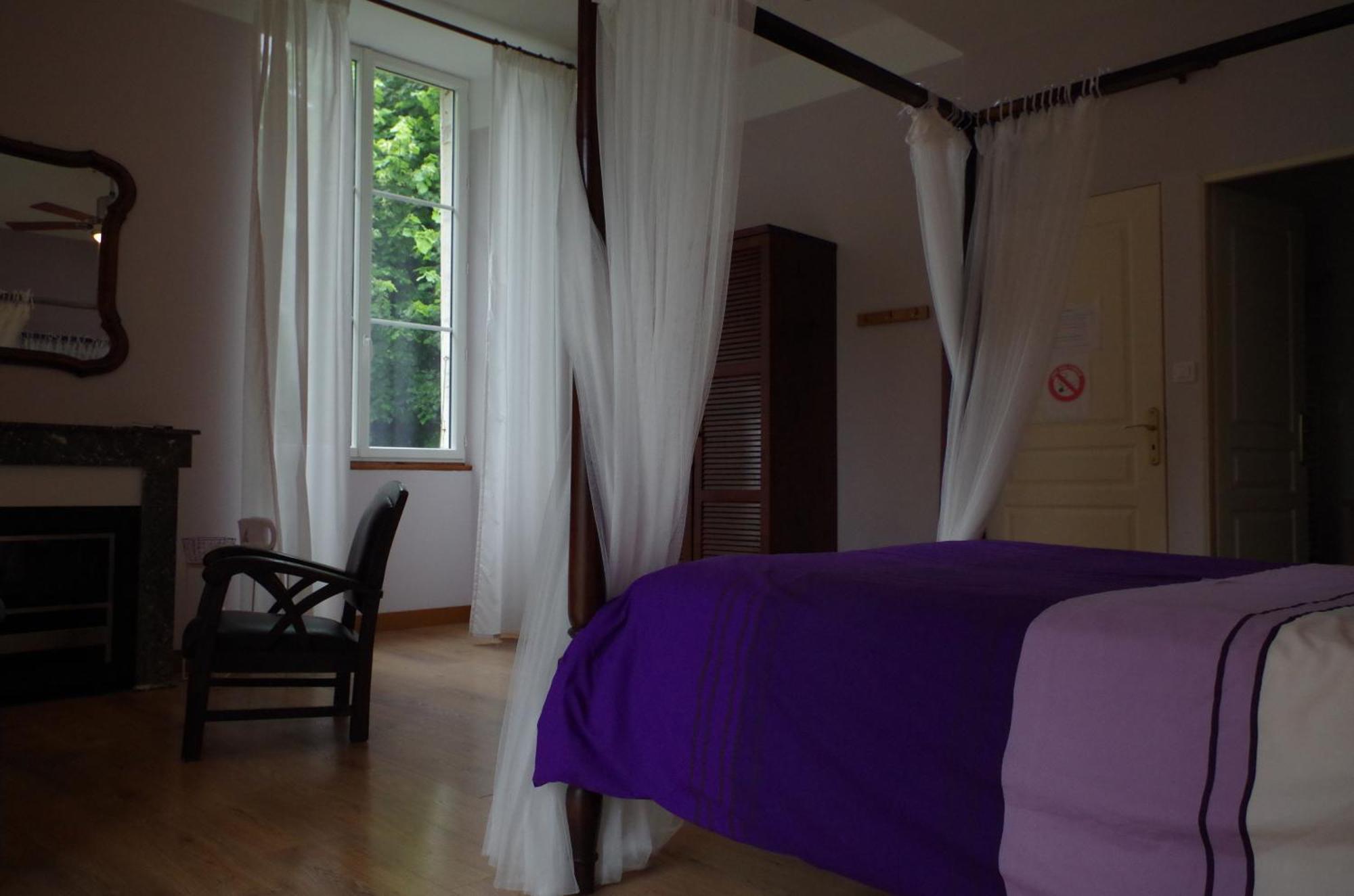 Maison D'Hotes Le Cadran Solaire Courcelles  Eksteriør billede
