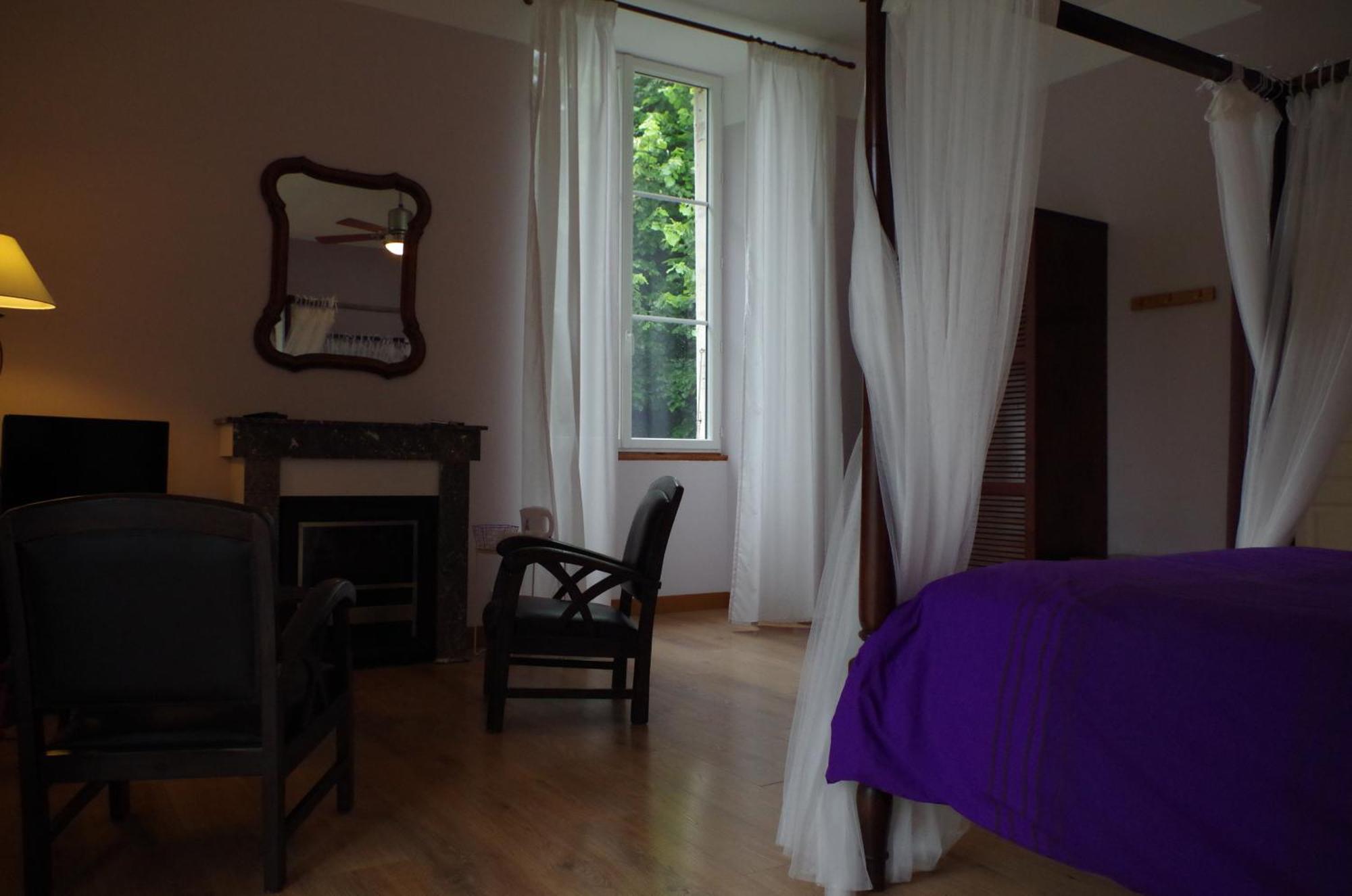 Maison D'Hotes Le Cadran Solaire Courcelles  Eksteriør billede