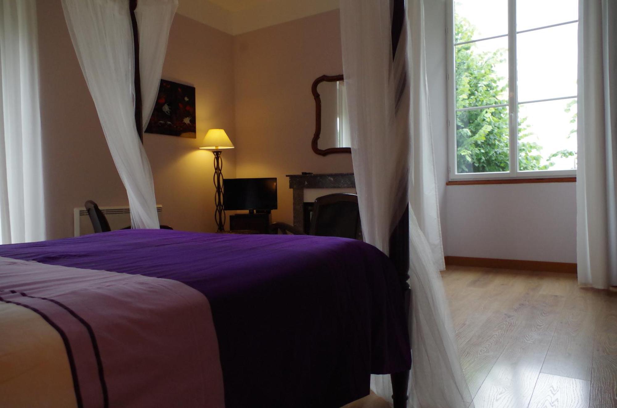 Maison D'Hotes Le Cadran Solaire Courcelles  Eksteriør billede